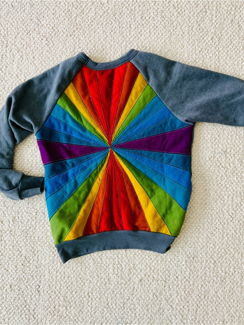 🛍️ Aviator Nation Rainbow Burst Sweatshirt – Small (Highly Collectible /